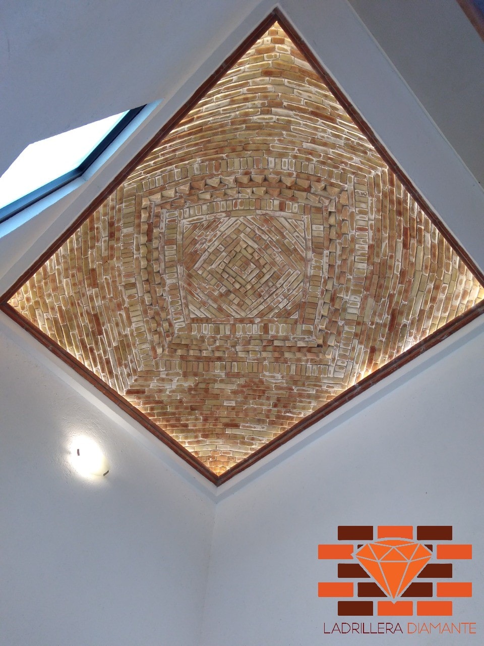 Adobes grandes para arcos en barro rojo