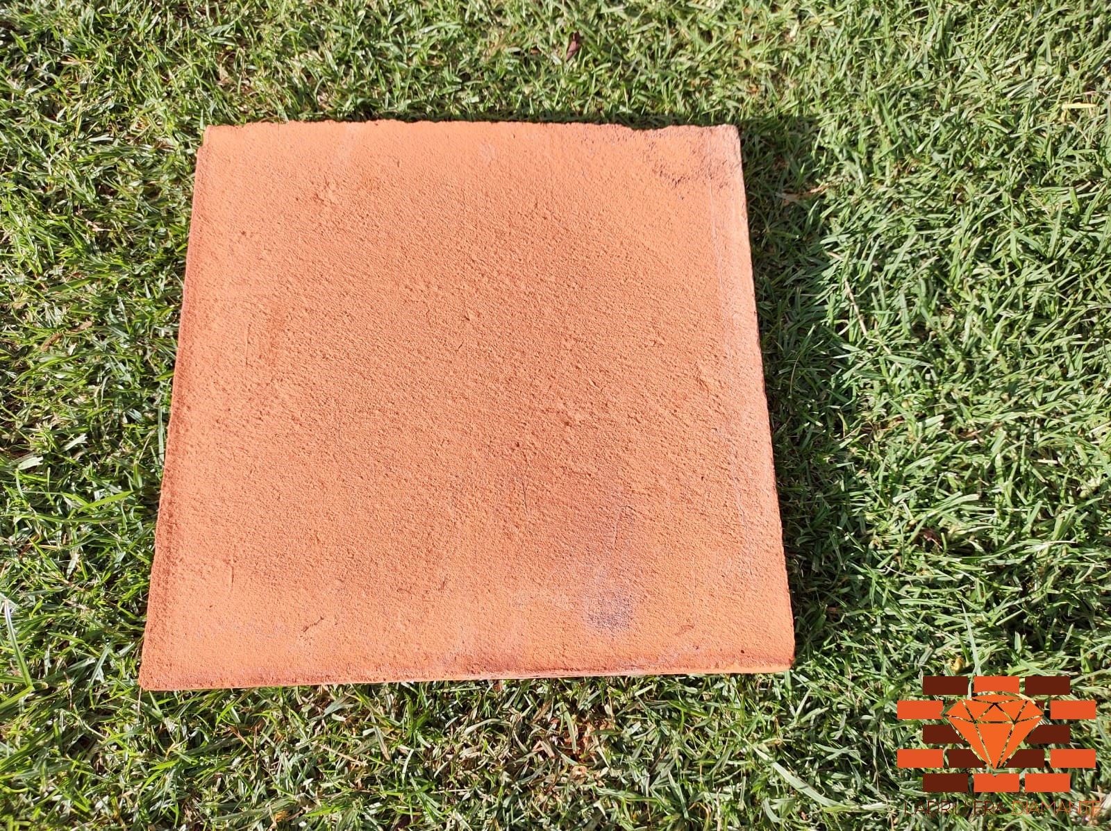 Adobes grandes para arcos en barro rojo