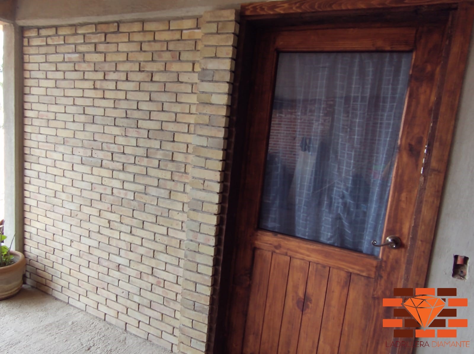 Adobes grandes para arcos en barro rojo