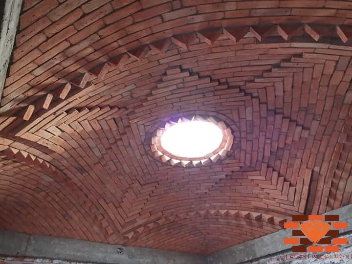 Adobes grandes para arcos en barro rojo