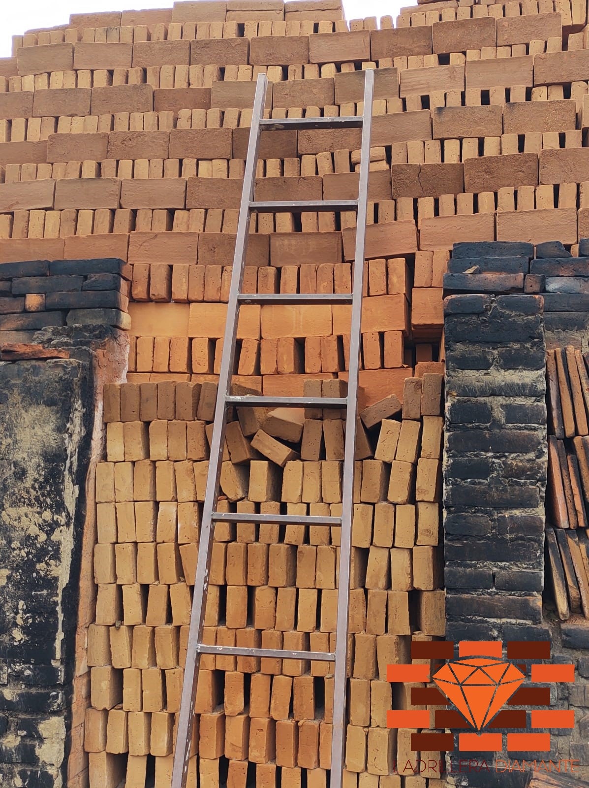 Adobes grandes para arcos en barro rojo