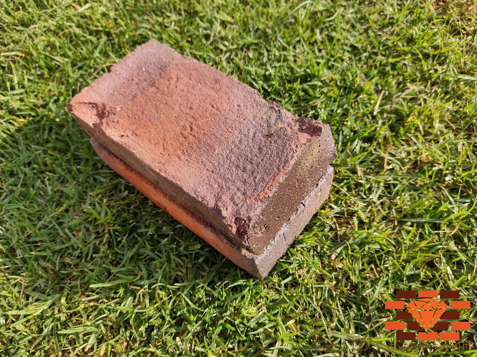 Adobes grandes para arcos en barro rojo