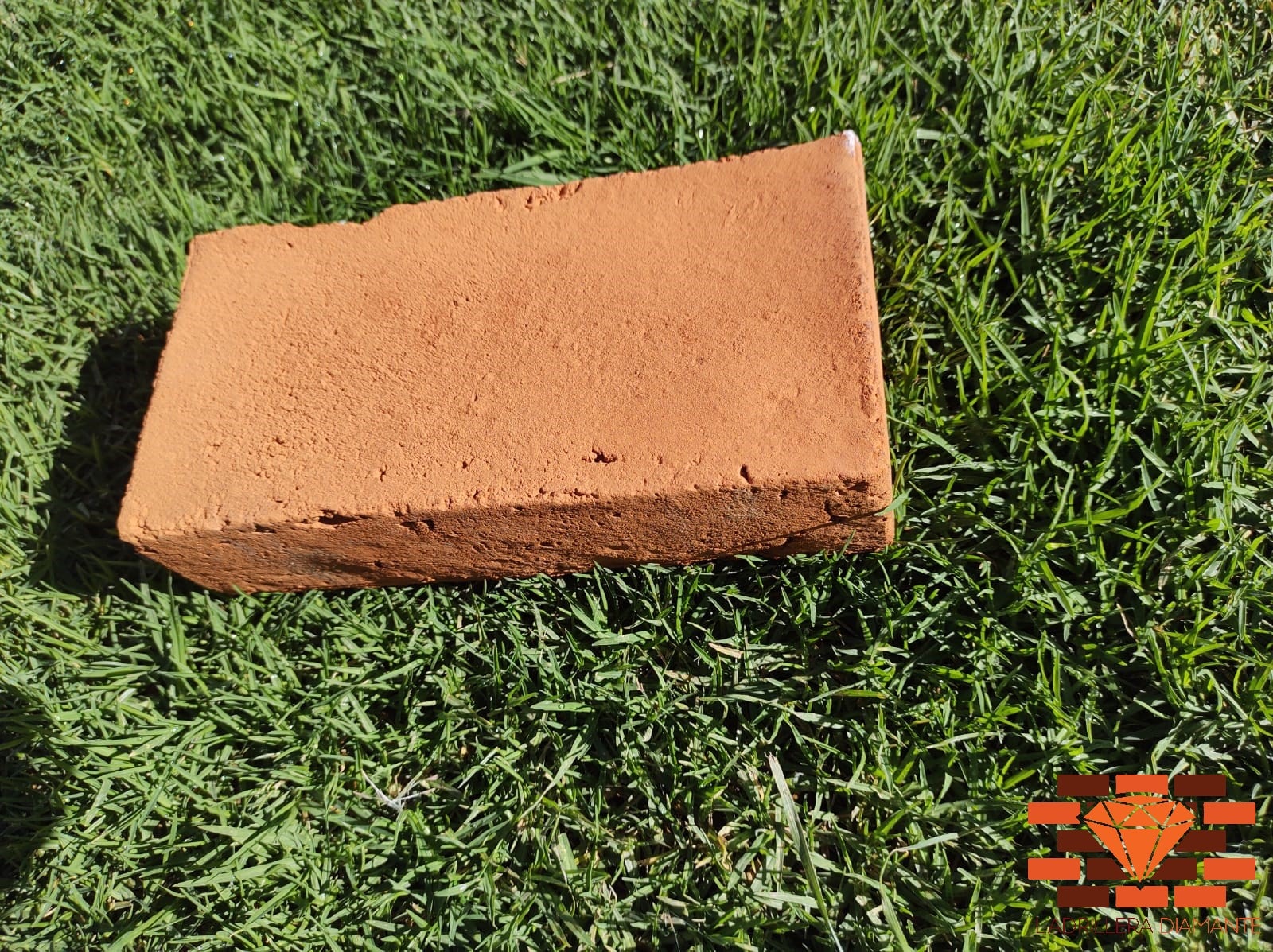 Adobes grandes para arcos en barro rojo