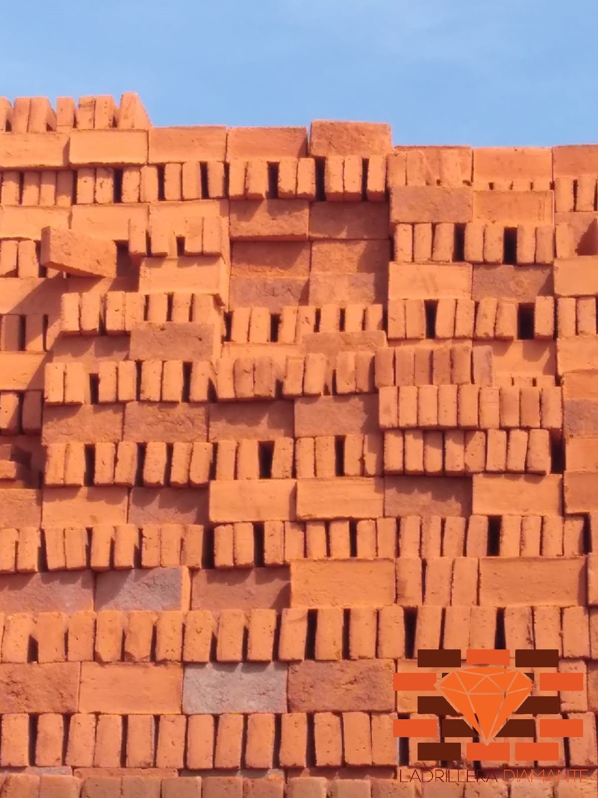 Adobes grandes para arcos en barro rojo