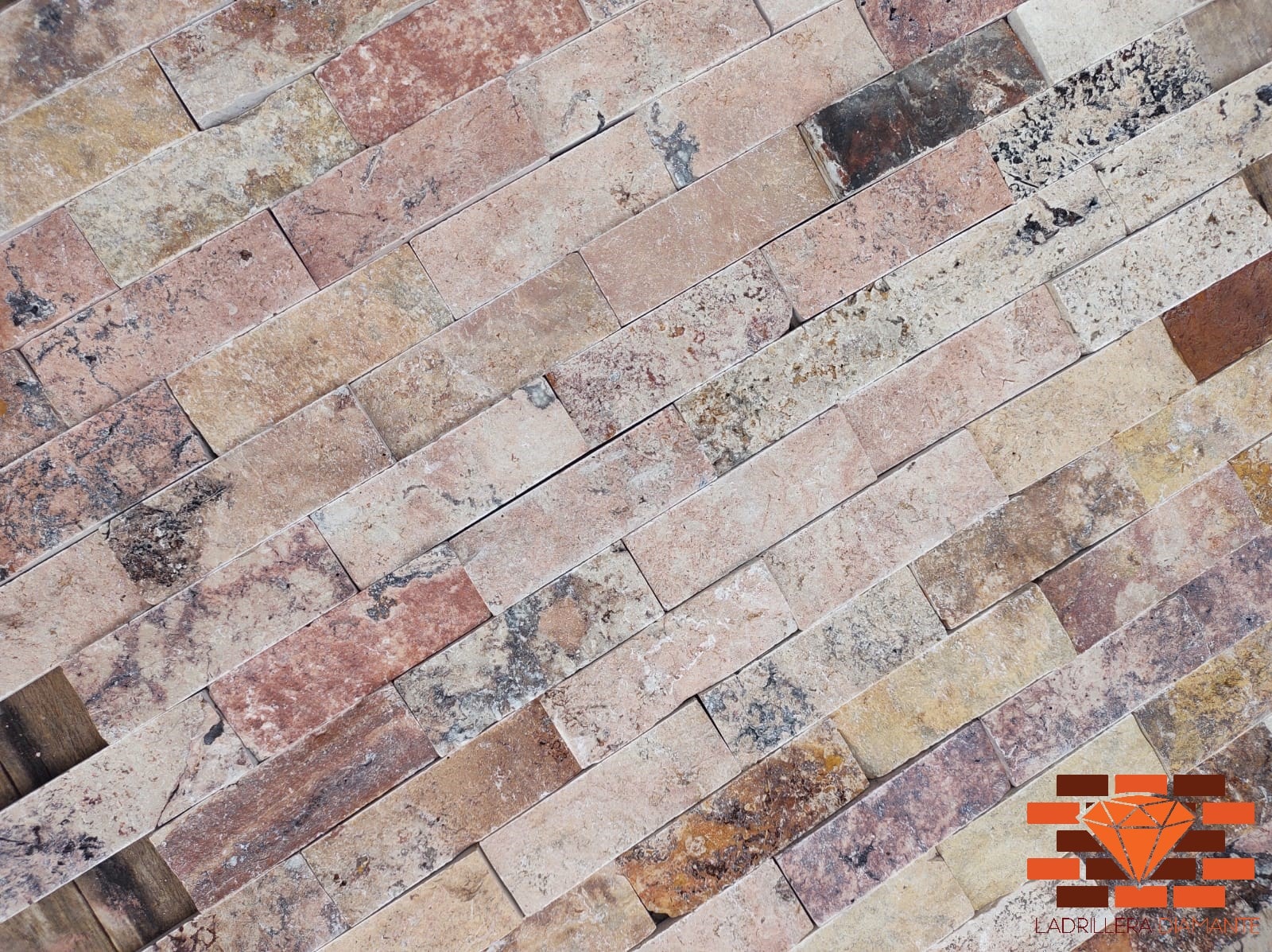 Adobes grandes para arcos en barro rojo